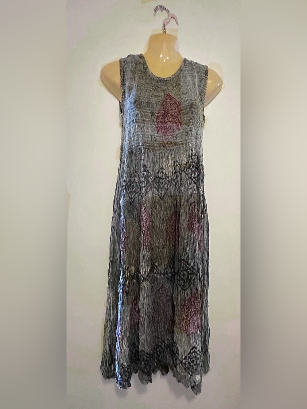 Bohemian Crinkled Maxi Dress with Pink Accent